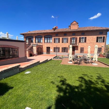 Cascina La Badia Panzió Montegrosso dʼAsti Kültér fotó