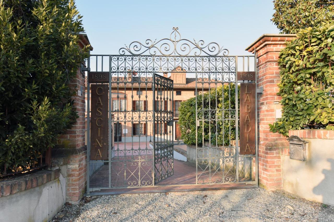 Cascina La Badia Panzió Montegrosso dʼAsti Kültér fotó