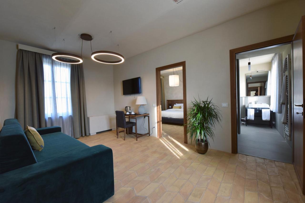 Cascina La Badia Panzió Montegrosso dʼAsti Kültér fotó