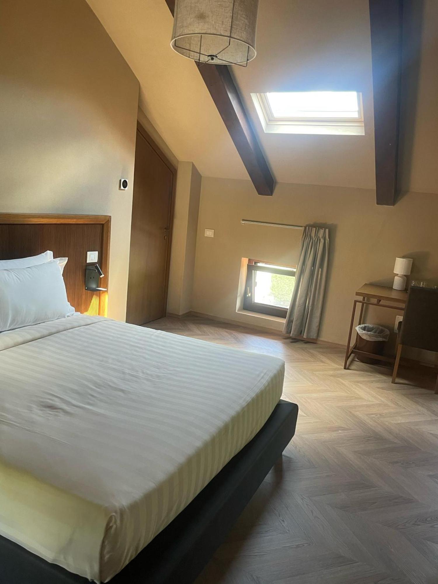 Cascina La Badia Panzió Montegrosso dʼAsti Kültér fotó